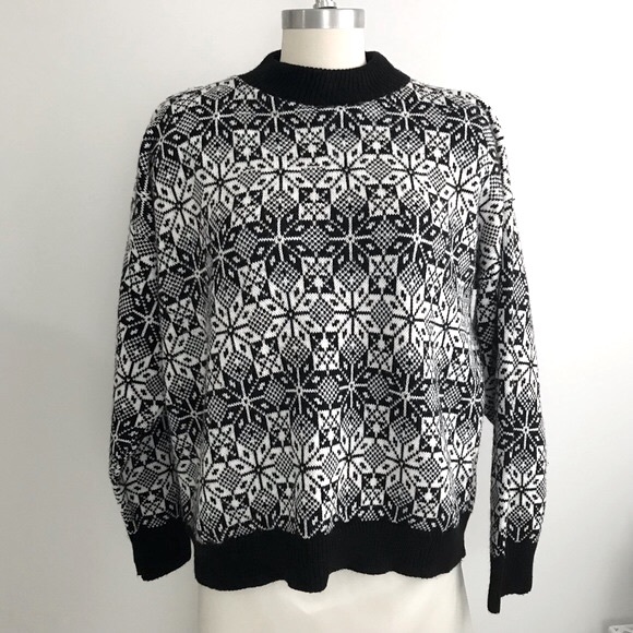 True Vintage Black and White Mock Turtleneck Sweater - Picture 2 of 7